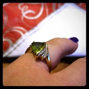 Green garnet 10kt gold ring w/ pave diamonds